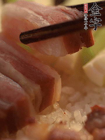 轉(zhuǎn)小火，繼續(xù)蓋蓋子燜2-3分鐘。