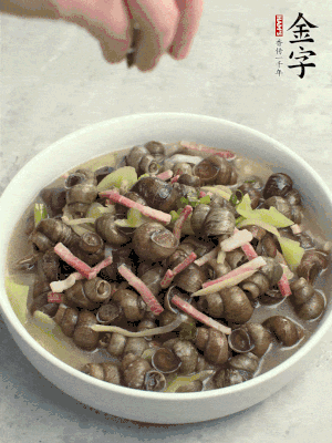 出鍋，撒點蔥花。